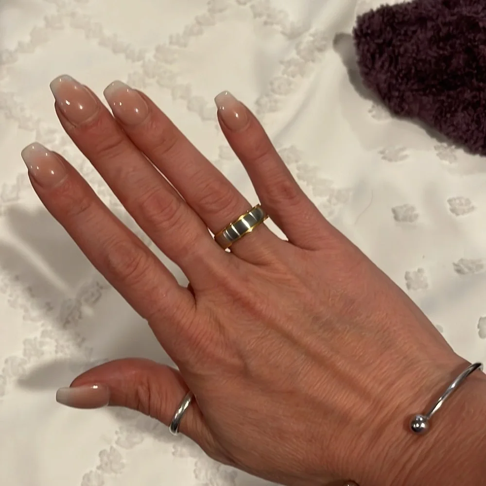 2 tone ring! stainless & gold plated band 💛🩶